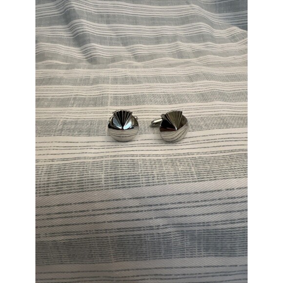 Vintage Cufflinks Cuff Links Silver Tone Design L#36 - Picture 1 of 5